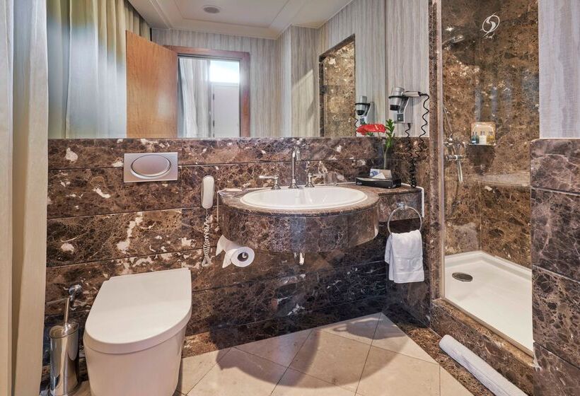 Calista Luxury Resort