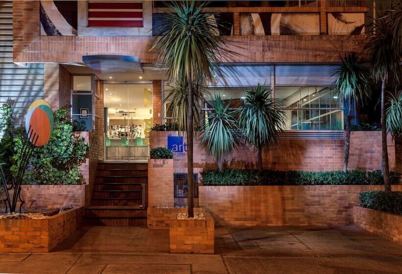 هتل 104 Art Suites