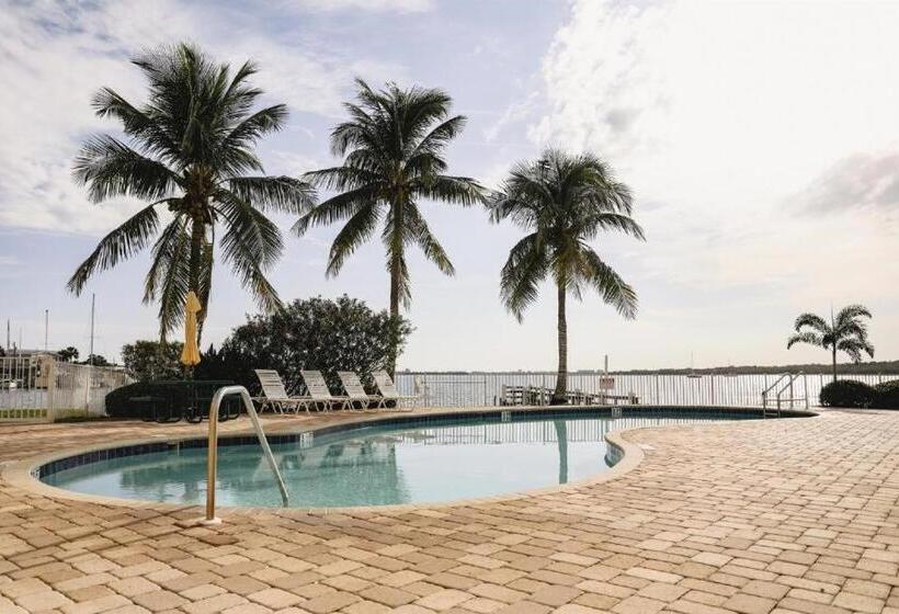 فندق Boca Ciega Resort