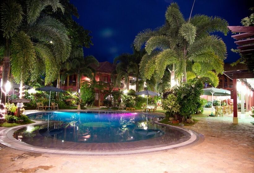 בית מלון כפרי Boracay Tropics Resort