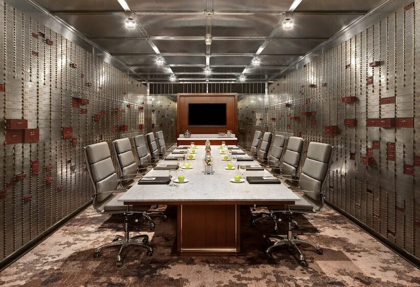 هتل Courtyard By Marriott San Diego Downtown