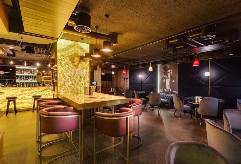 هتل Doubletree By Hilton Cluj – City Plaza