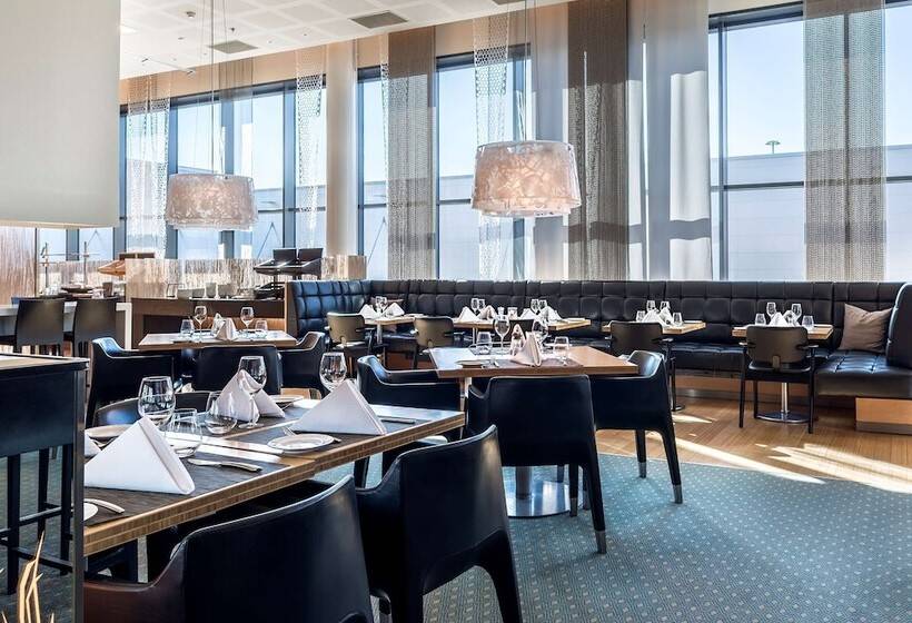 هتل Hilton Helsinki Airport