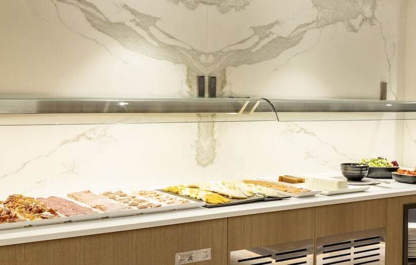 Отель Ilunion Barcelona