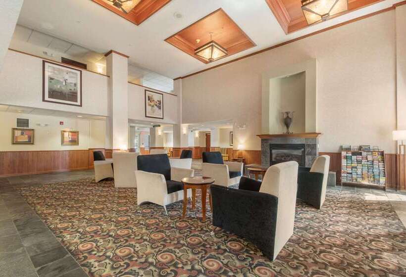 호텔 Quality Inn