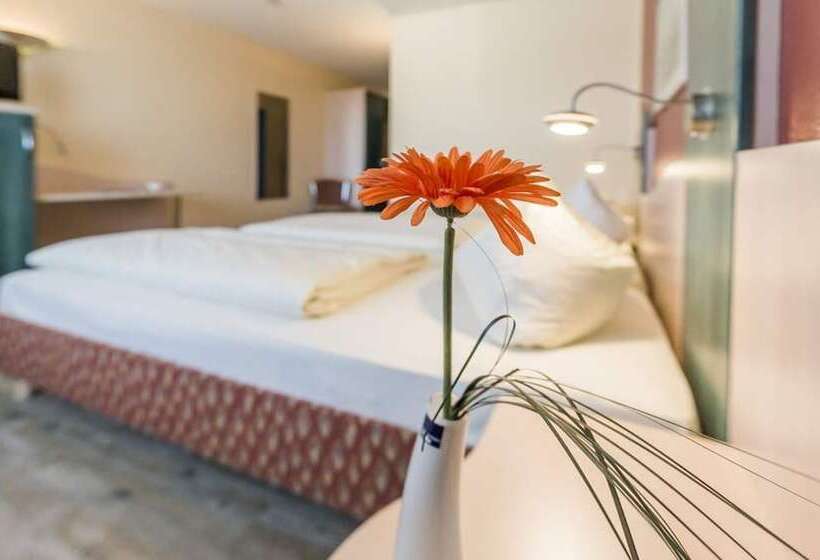 מוטל Plaza Hotel Bruchsal