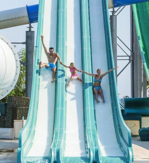 استراحتگاه Bellis Deluxe Hotel & Heated For Winter Aqua Park