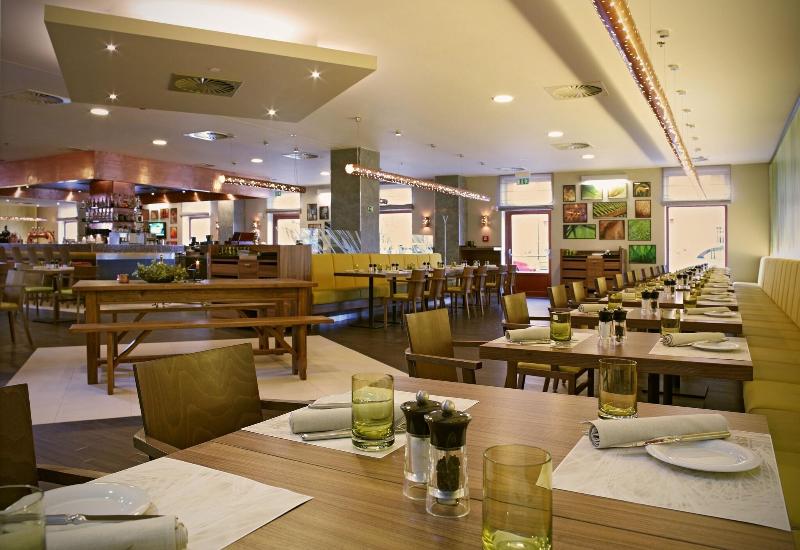 هتل Courtyard By Marriott Pilsen