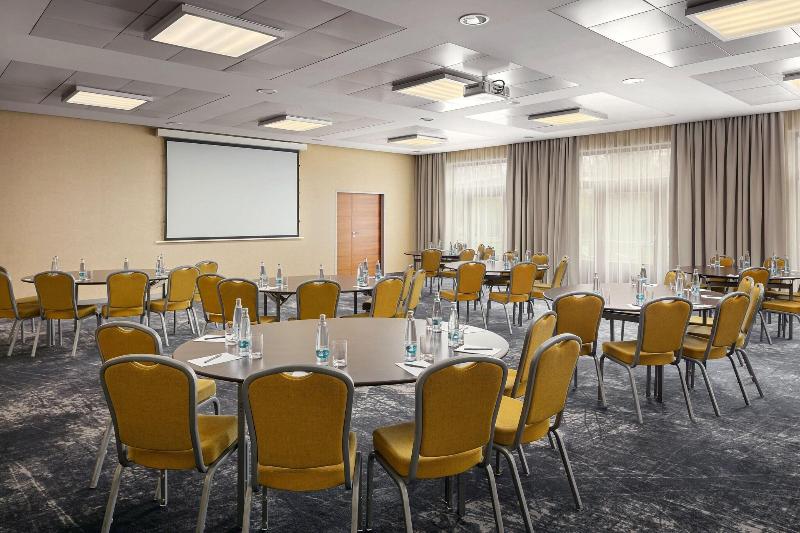 هتل Courtyard By Marriott Pilsen