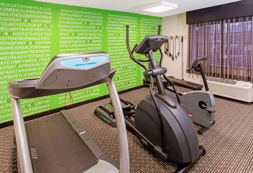 فندق La Quinta By Wyndham Milwaukee Delafield