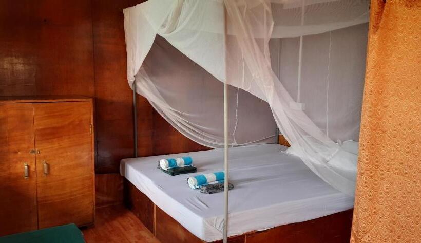 בית מלון כפרי Hare S Bar And Restaurant