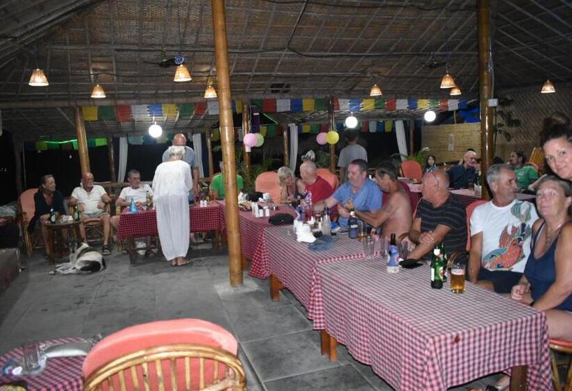 בית מלון כפרי Hare S Bar And Restaurant