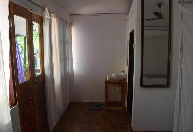 בית מלון כפרי Hare S Bar And Restaurant