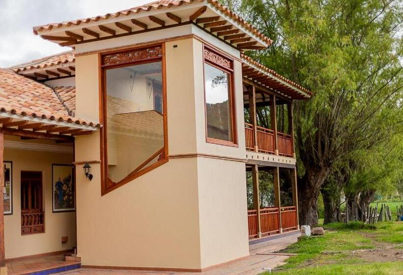 هتل Marquesa De Pinares