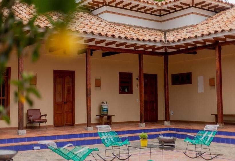 هتل Marquesa De Pinares