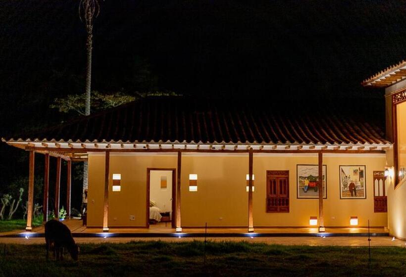 هتل Marquesa De Pinares