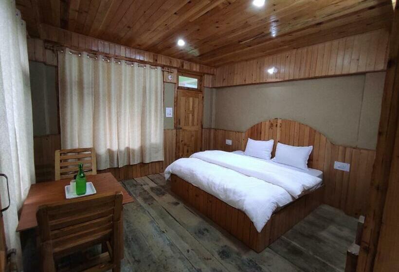 فندق The Forest Pinnacle And Café, Jibhi