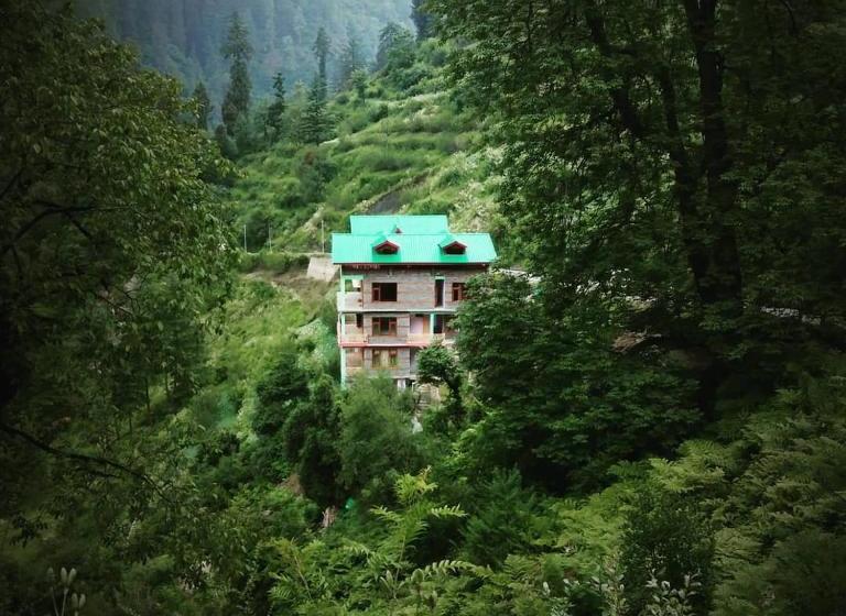 فندق The Forest Pinnacle And Café, Jibhi