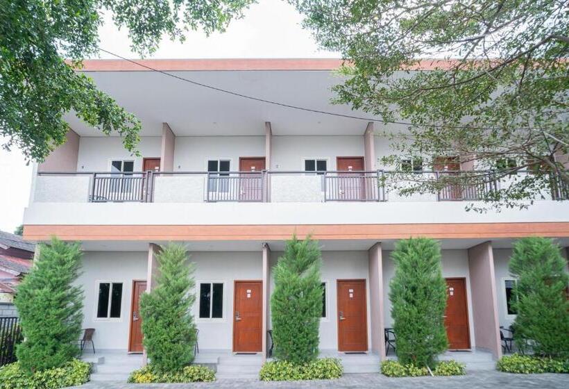 Urbanview Hotel Bubusini Batu By Reddoorz