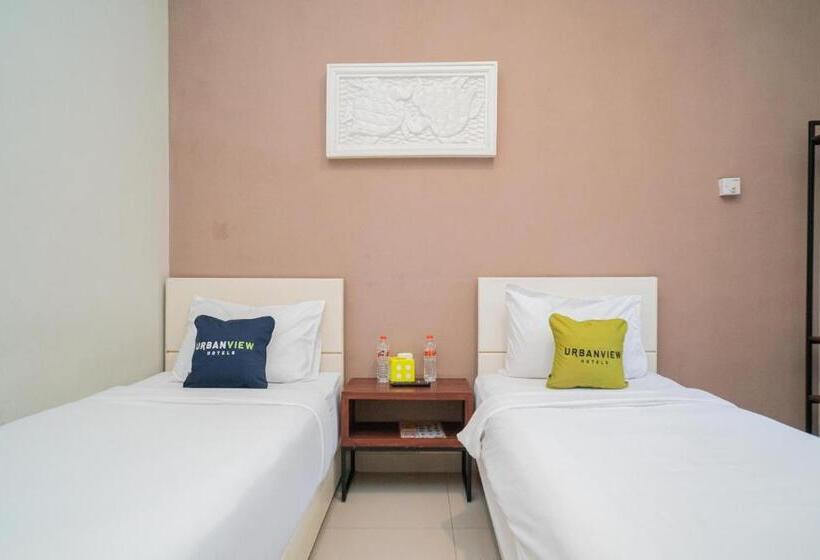 Urbanview Hotel Bubusini Batu By Reddoorz