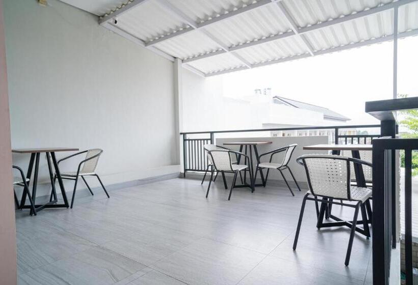 Urbanview Hotel Bubusini Batu By Reddoorz