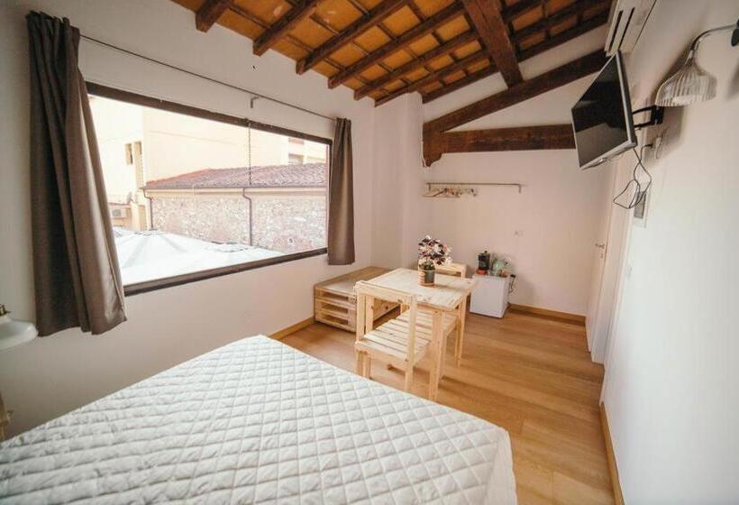تختخواب و صبحانه Le Camere Pietrasantine   Centro Storico