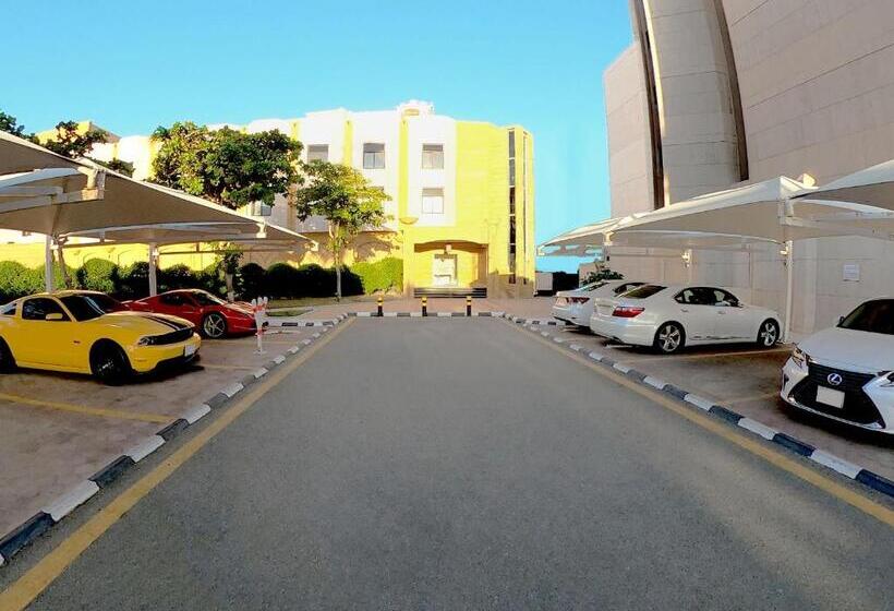 هتل Al Corniche