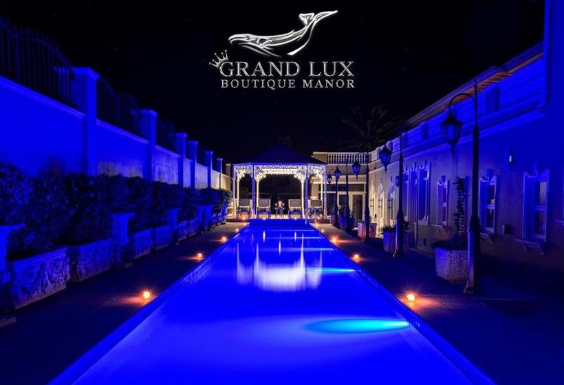 هتل Grand Lux Boutique Manor
