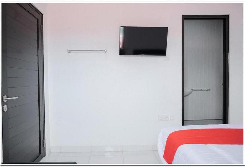 هتل Reddoorz Near Kota Tua 2