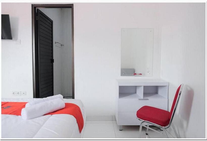 هتل Reddoorz Near Kota Tua 2