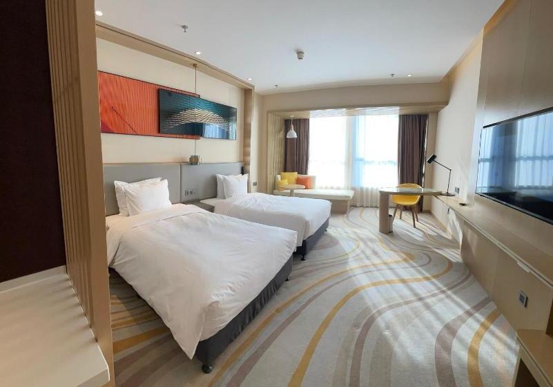 فندق Holiday Inn Express Ulanqab Jining