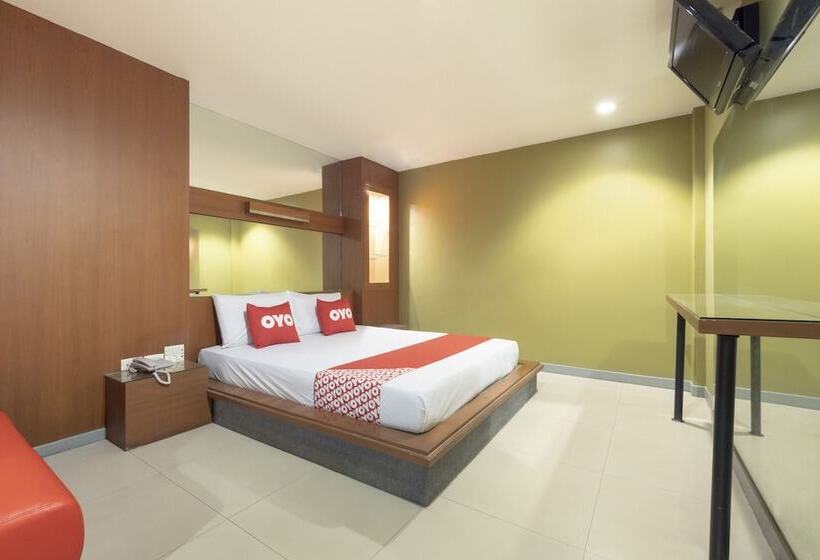 هتل Oyo 75382 Galaxy & Sauna Resort
