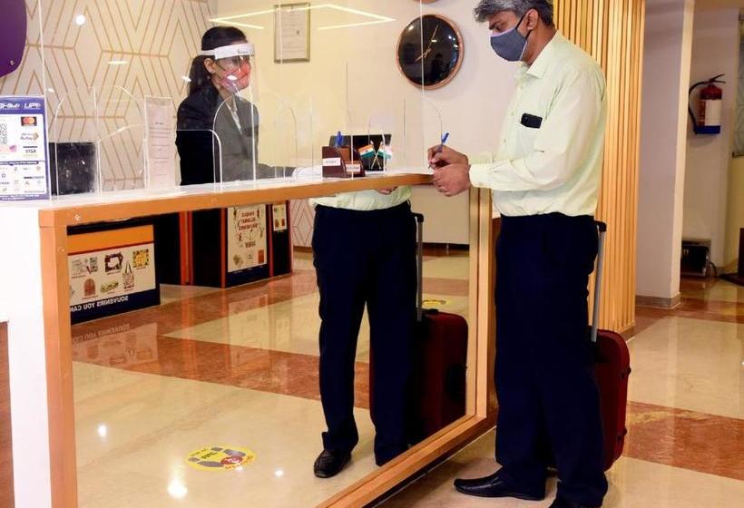 ホテル Vaccinated Staff Spot On 77127 Aysha Arcade