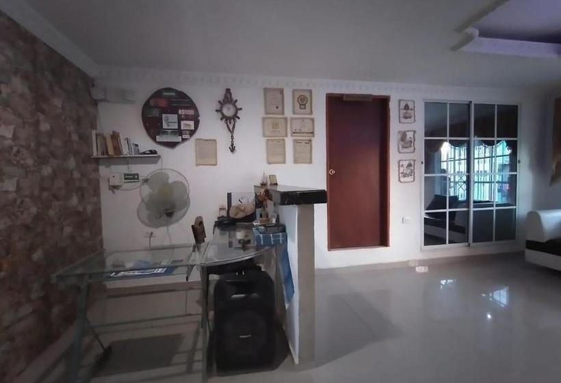 پانسیون Hostal Buena Vida