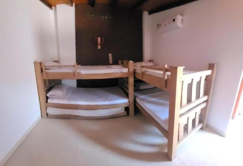 پانسیون Hostal Buena Vida