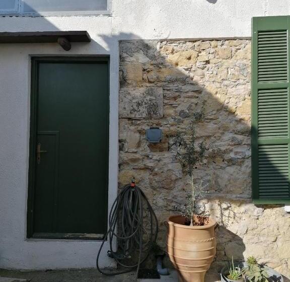 Le Mat Hostel