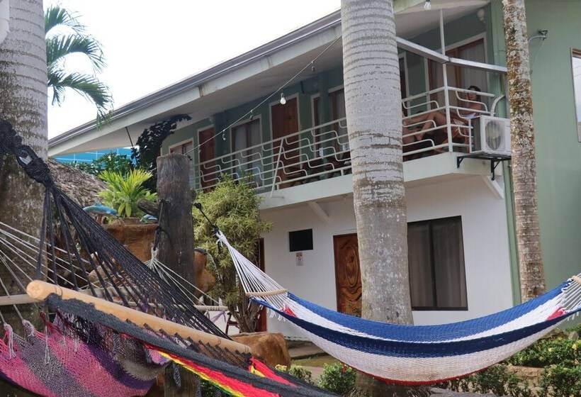 هاستل Arenal Poshpacker