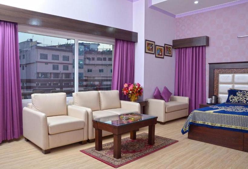 ホテル Shikhar & Restaurant