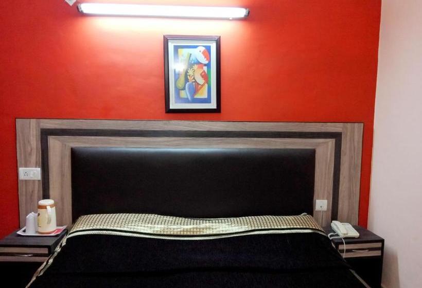 ホテル Shikhar & Restaurant