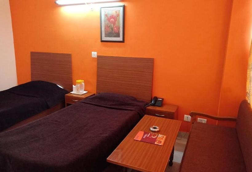 ホテル Shikhar & Restaurant