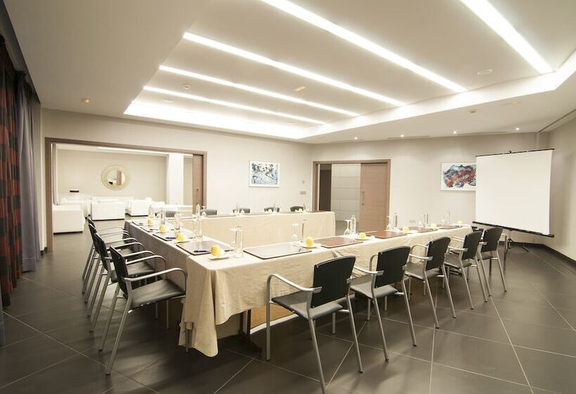 هتل Granada By Pierre & Vacances