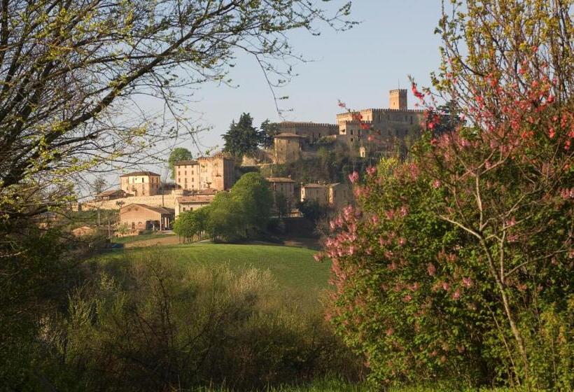 هتل Antico Borgo Di Tabiano Castello Relais De Charme