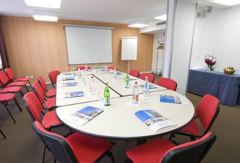 هتل Canal Suites   Paris La Villette
