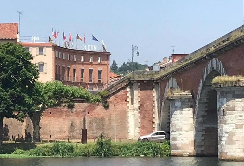 فندق Le Pont Napoléon Moissac