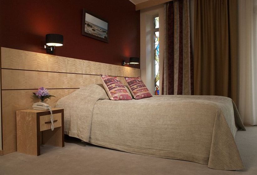 Royal Square Hotel & Suites