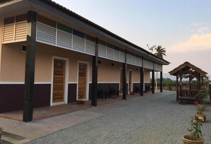 هتل D Village Cottage