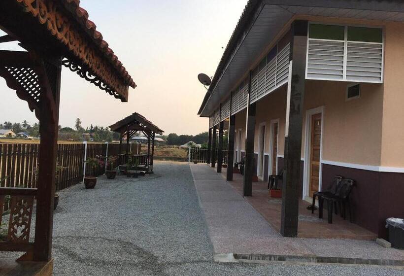هتل D Village Cottage