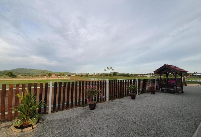 هتل D Village Cottage