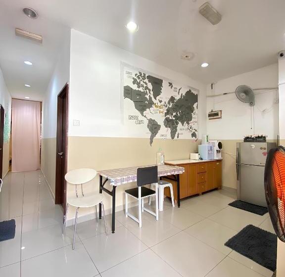 בית מלון כפרי H2 Segama Backpacker