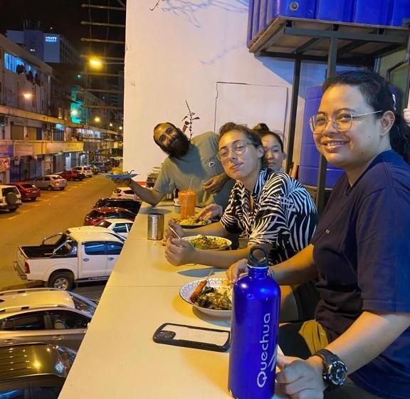 בית מלון כפרי H2 Segama Backpacker